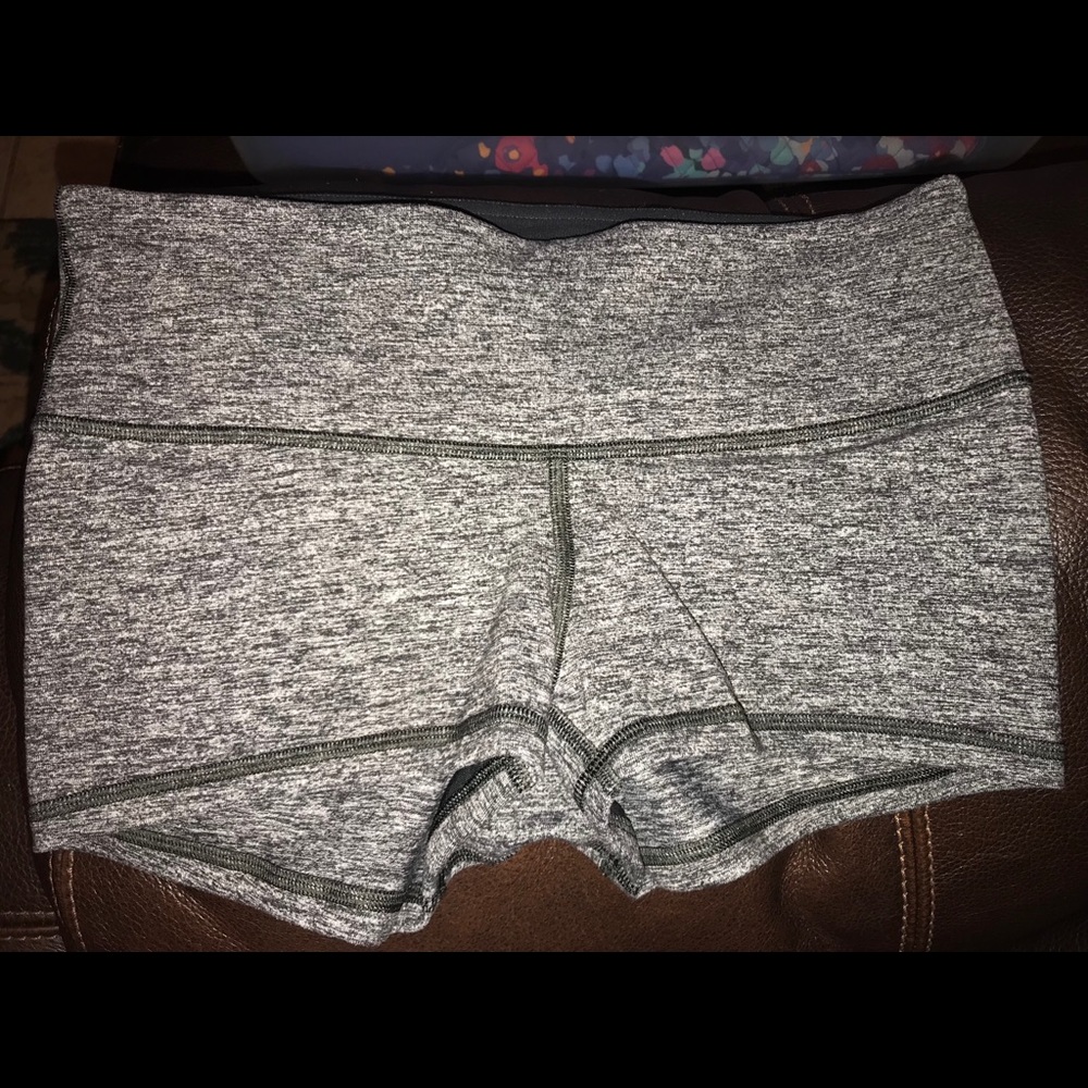 Lululemon Short Shorts Size 6